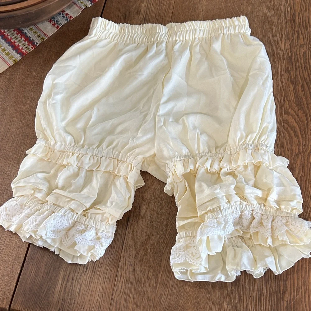 Vintage Style Cream Ruffled Bloomers - Picture 1 of 7